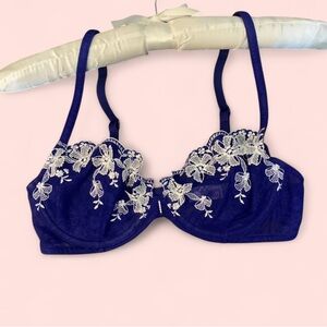 🔥 Victoria’s Secret 34C Dream Angels Wicked Blue White Floral Embroidery Unlined